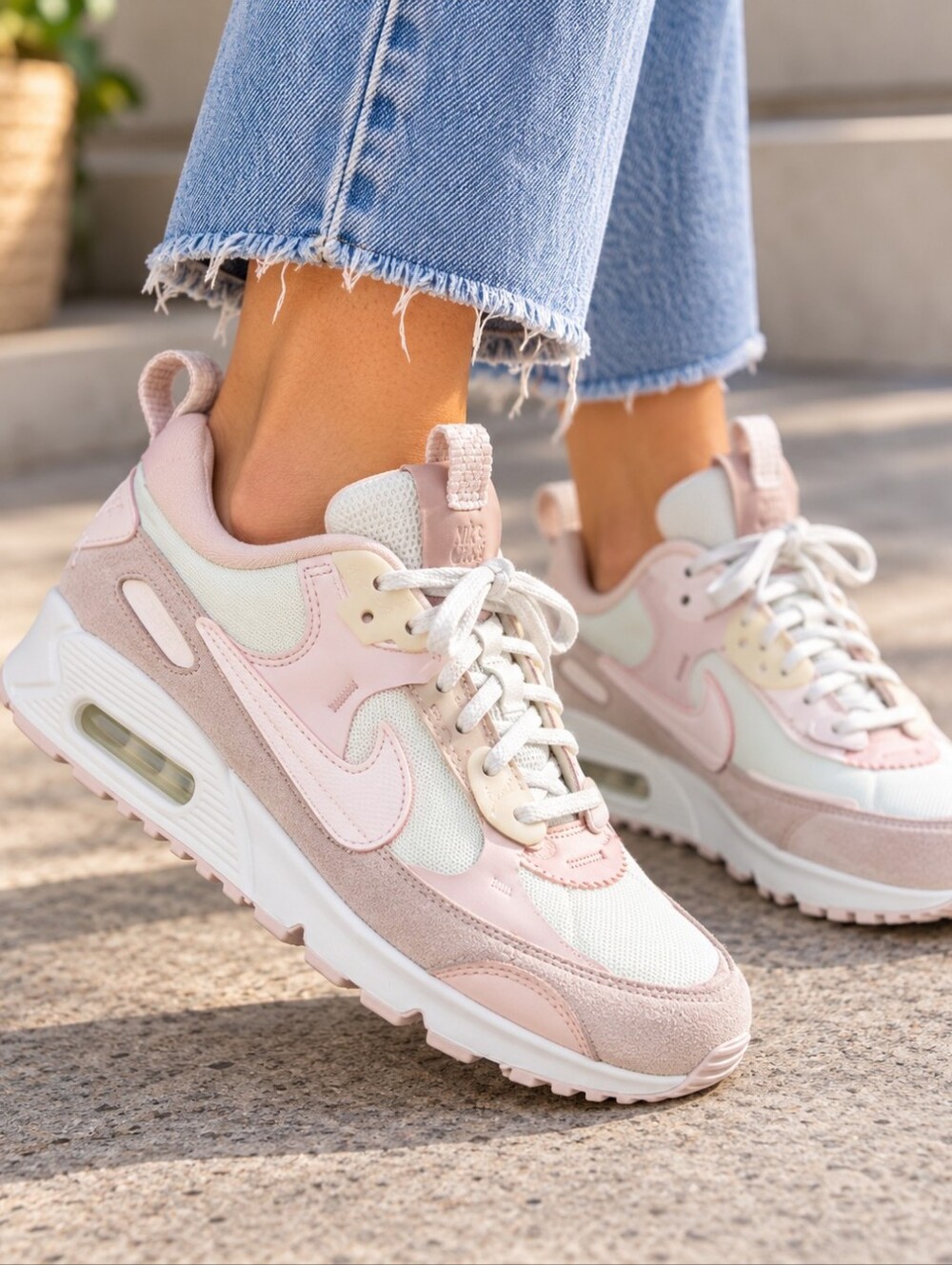 Nike Air Max 90 Futura Barely Rose/Oxford Pink Sneakers Women's 8 DM9922-104